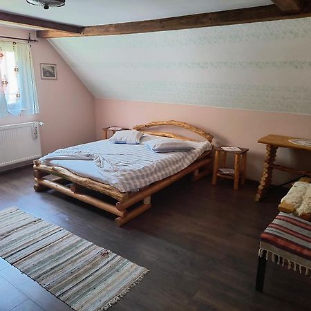 Casa De Vacanta Vidrighin Rau Sadului Esterno foto